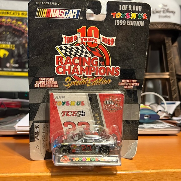 Toys R Us Special Edition NASCAR 1 of 9,999 1999 Edition from Racing Champions - Picture 2 of 5